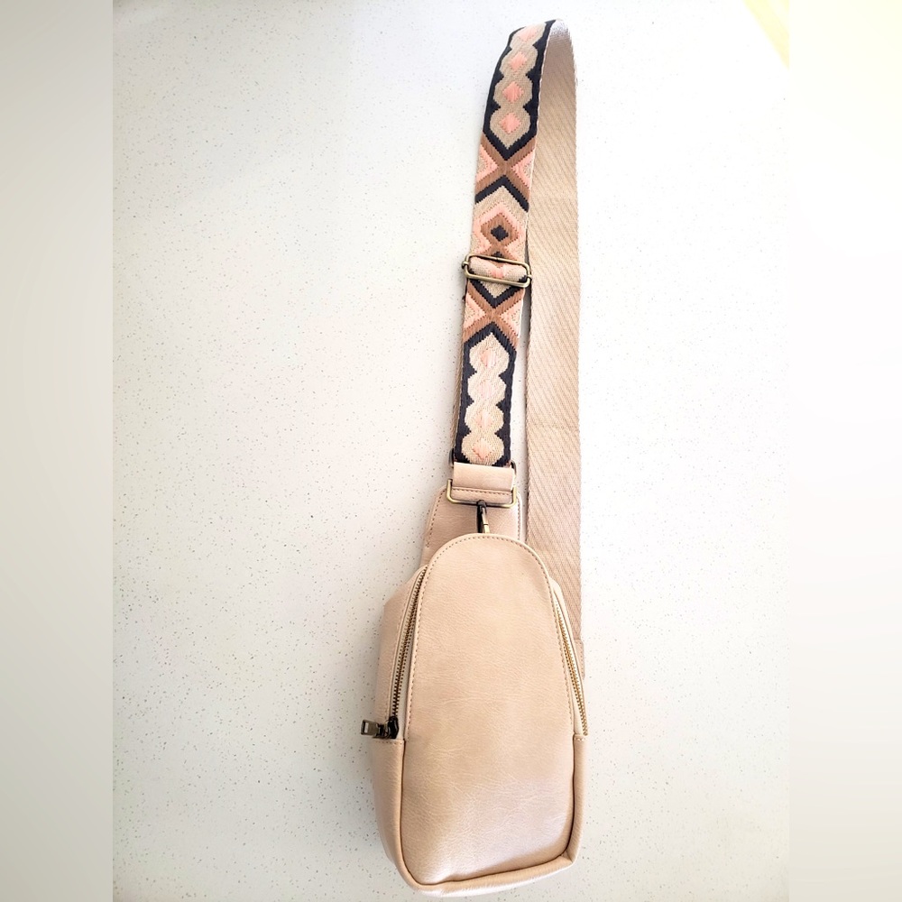Hobo Beige and Pink Cross Bag. Perfect for only your everyday bag!